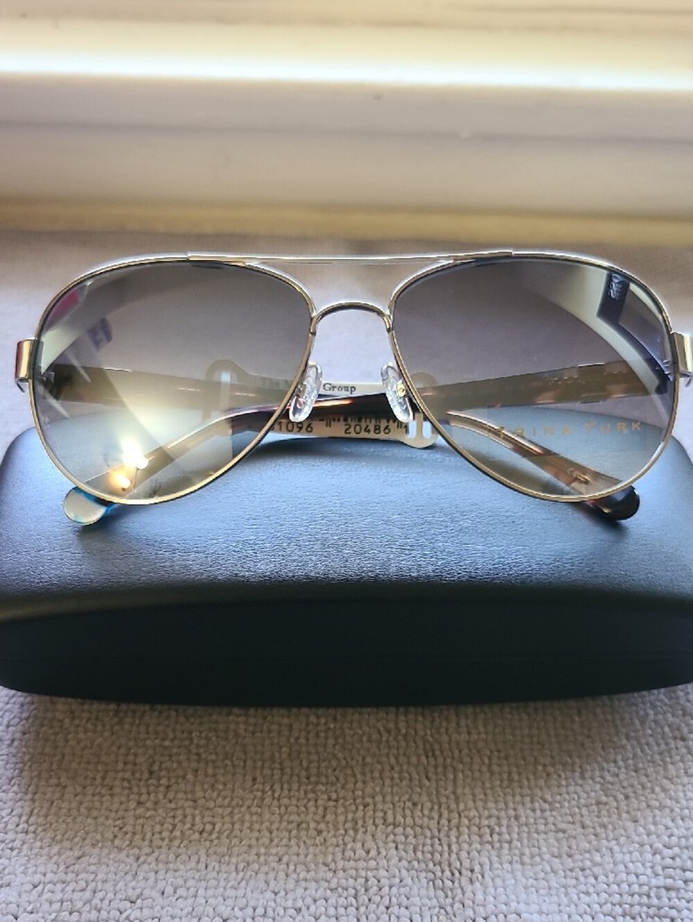 NEW & AUTHENTIC TRINA TURK SUNGLASSES, LAZIO, SILVER MIRROR LENSES, 57-14-130